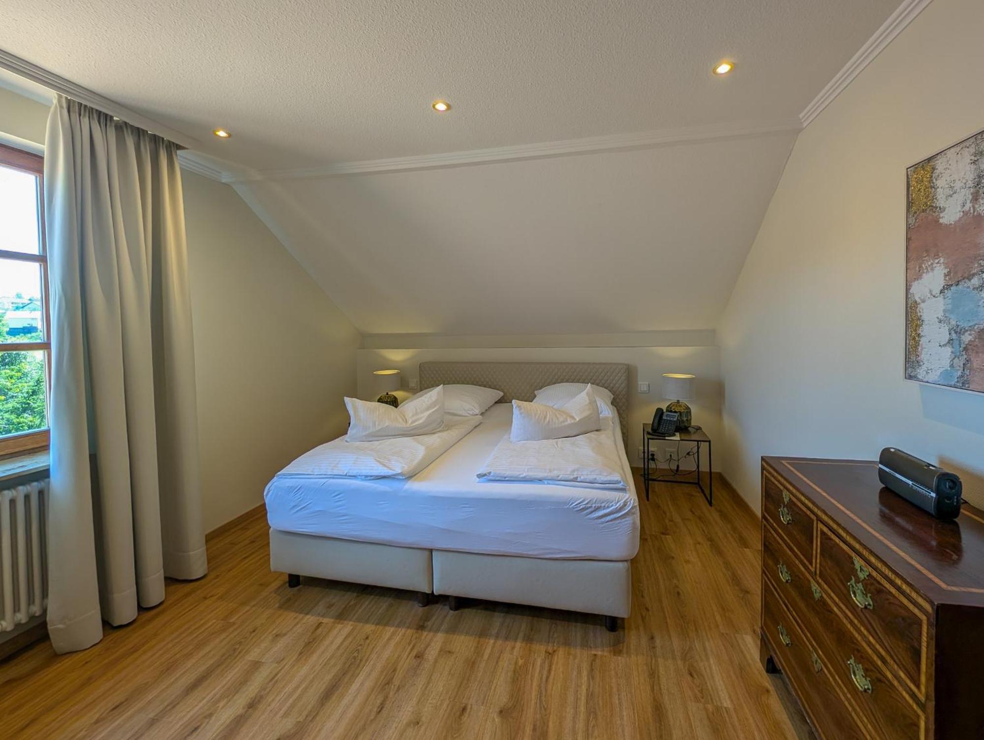 Hotel Restaurant Vinothek Lamm Bad Herrenalb Luaran gambar
